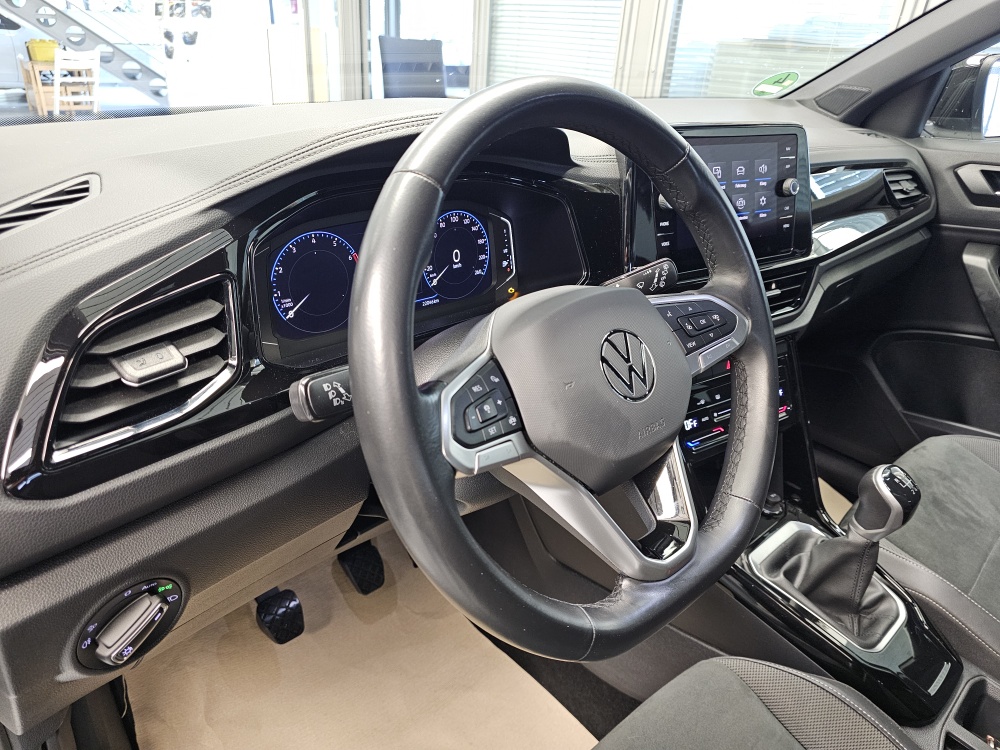 VW T-Roc  bei Hoffmann Automobile in Wolfsburg kaufen und sofort mitnehmen - Bild 20