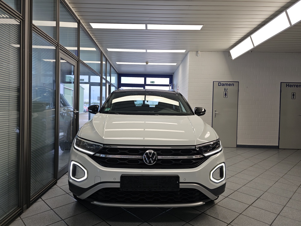 VW T-Roc  bei Hoffmann Automobile in Wolfsburg kaufen und sofort mitnehmen - Bild 25