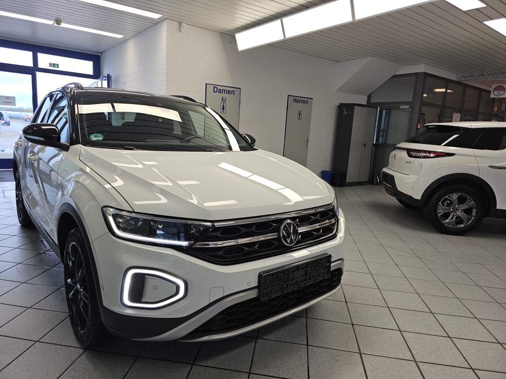VW T-Roc  bei Hoffmann Automobile in Wolfsburg kaufen und sofort mitnehmen - Bild 26
