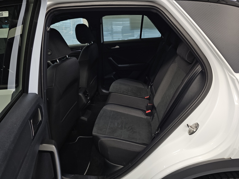 VW T-Roc  bei Hoffmann Automobile in Wolfsburg kaufen und sofort mitnehmen - Bild 4