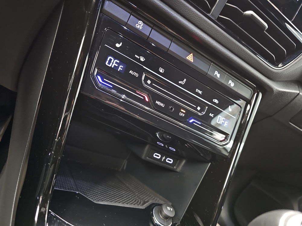 VW T-Roc  bei Hoffmann Automobile in Wolfsburg kaufen und sofort mitnehmen - Bild 8