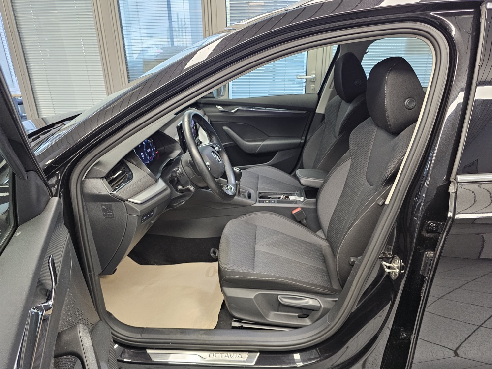 Skoda Octavia Combi  bei Hoffmann Automobile in Wolfsburg kaufen und sofort mitnehmen - Bild 27