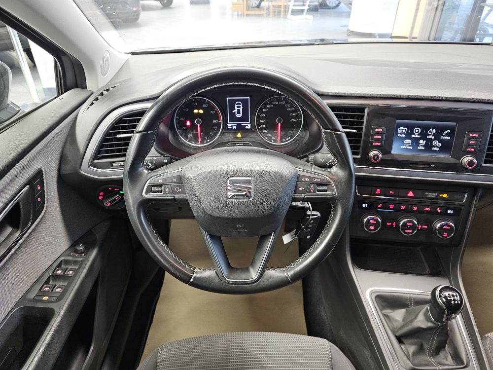 Seat Leon Sportstourer  ST  bei Hoffmann Automobile in Wolfsburg kaufen und sofort mitnehmen - Bild 17