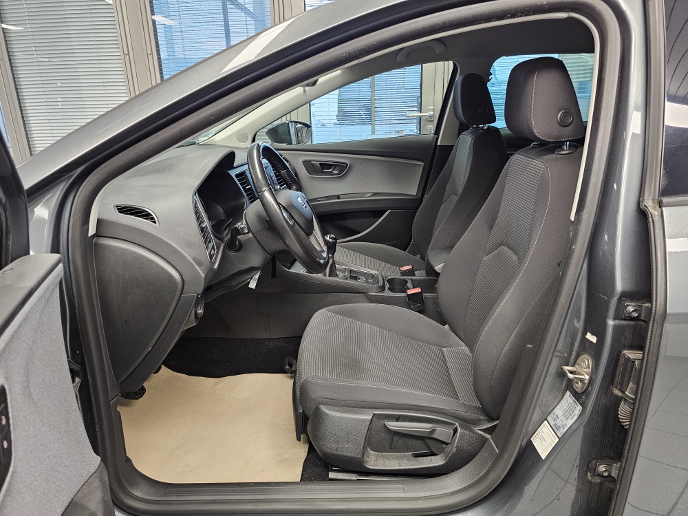Seat Leon Sportstourer  ST  bei Hoffmann Automobile in Wolfsburg kaufen und sofort mitnehmen - Bild 19