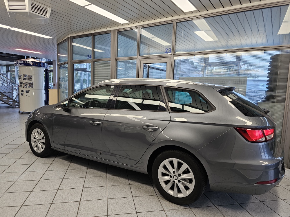 Seat Leon Sportstourer  ST  bei Hoffmann Automobile in Wolfsburg kaufen und sofort mitnehmen - Bild 21