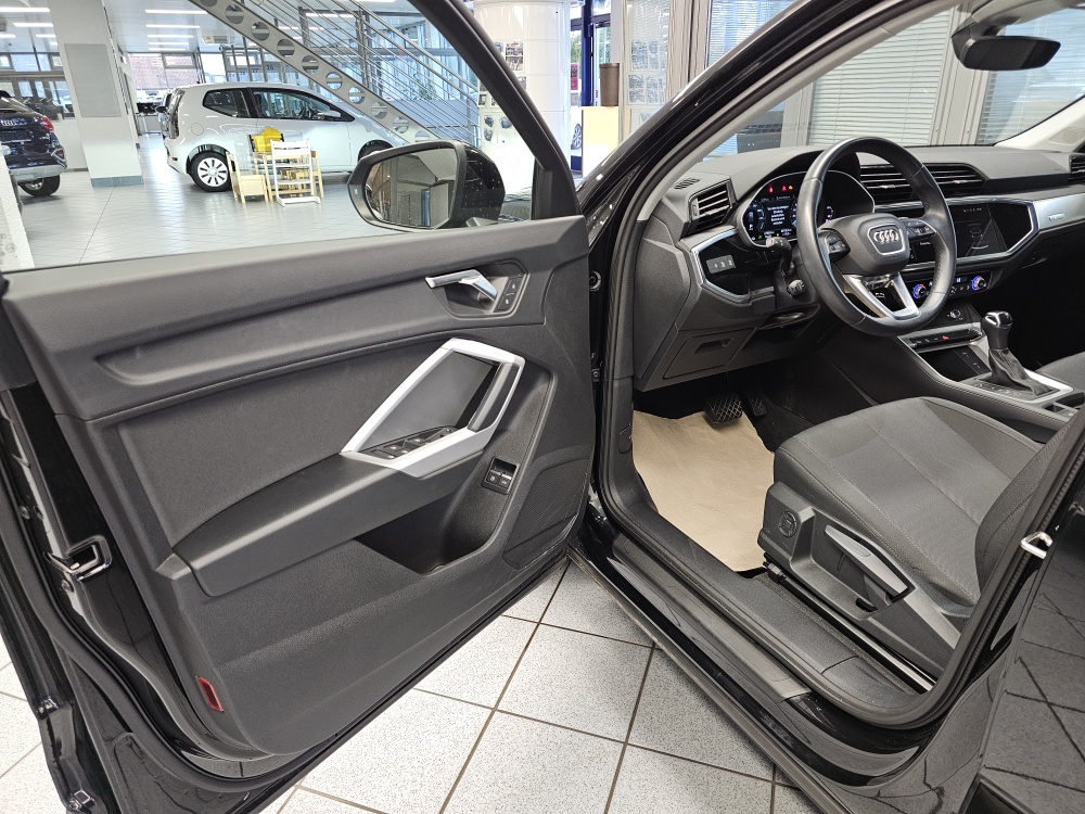 Audi Q3  bei Hoffmann Automobile in Wolfsburg kaufen und sofort mitnehmen - Bild 28