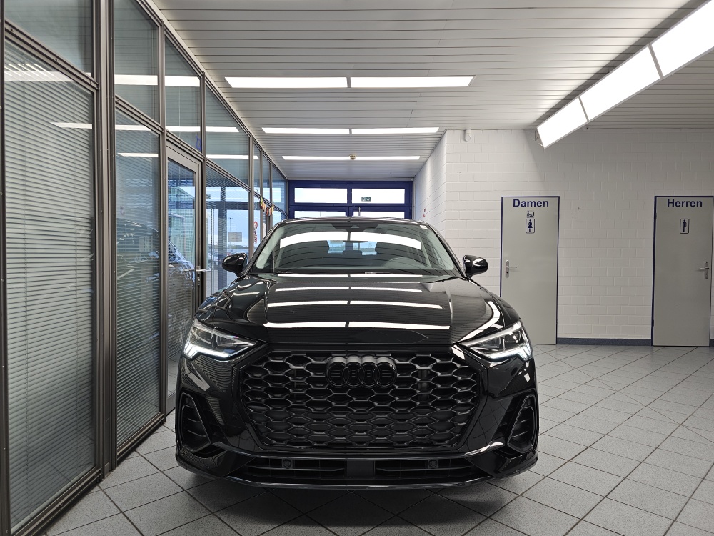 Audi Q3  bei Hoffmann Automobile in Wolfsburg kaufen und sofort mitnehmen - Bild 32