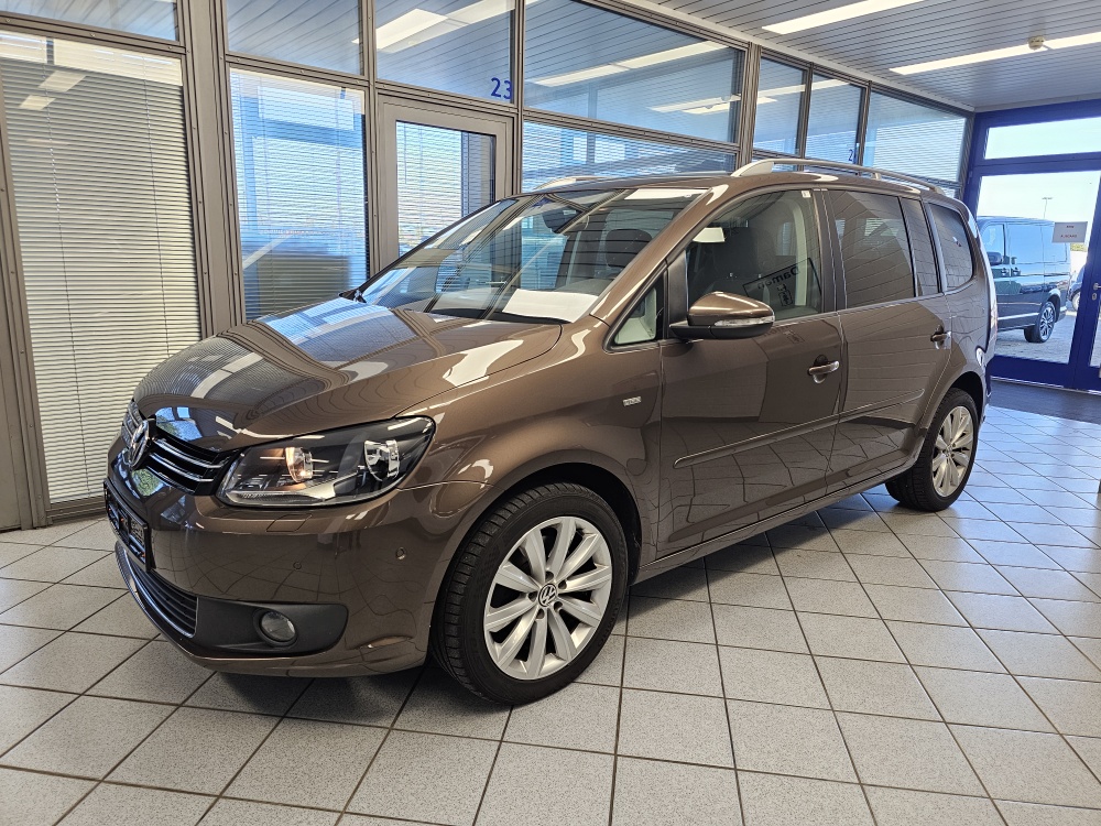 VW Touran Life für nur 11.800,- € bei Hoffmann Automobile in Wolfsburg kaufen und sofort mitnehmen