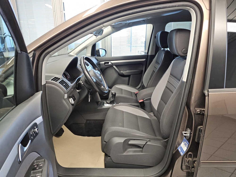 VW Touran  bei Hoffmann Automobile in Wolfsburg kaufen und sofort mitnehmen - Bild 19