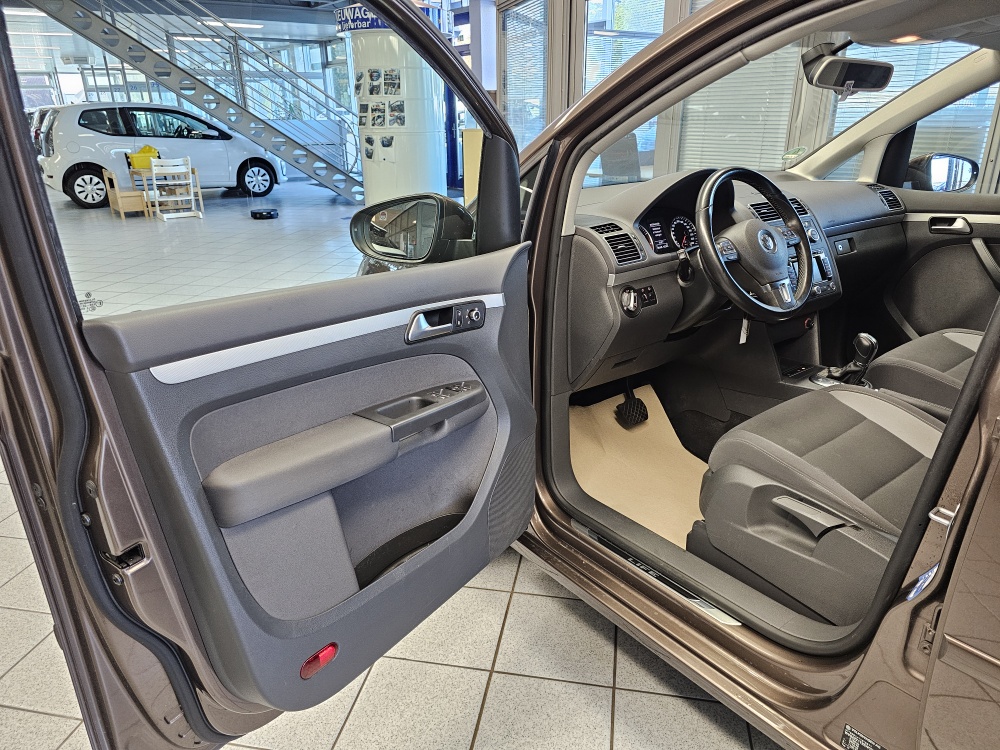 VW Touran  bei Hoffmann Automobile in Wolfsburg kaufen und sofort mitnehmen - Bild 20
