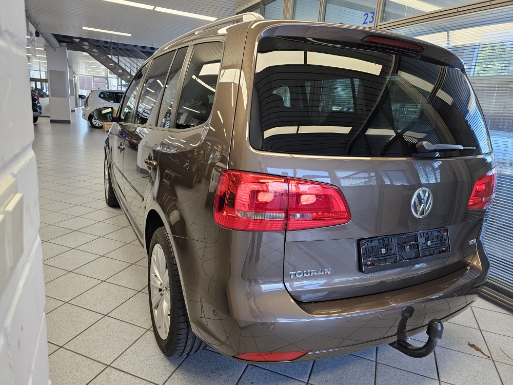 VW Touran  bei Hoffmann Automobile in Wolfsburg kaufen und sofort mitnehmen - Bild 4