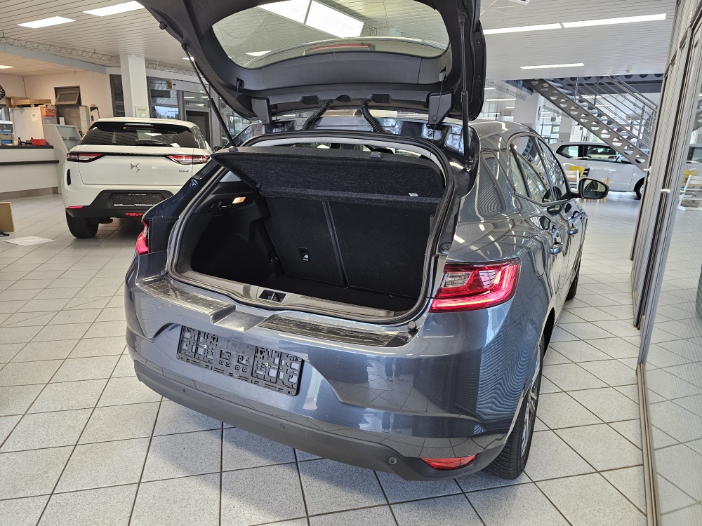 Renault Megane  bei Hoffmann Automobile in Wolfsburg kaufen und sofort mitnehmen - Bild 2