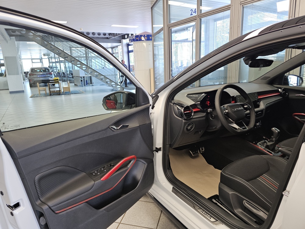 Skoda Fabia bei Hoffmann Automobile in Wolfsburg kaufen und sofort mitnehmen - Bild 24