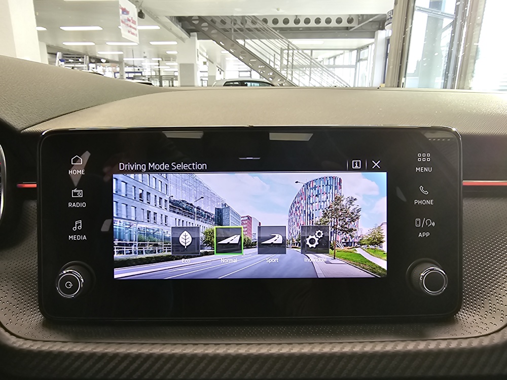 Skoda Kamiq bei Hoffmann Automobile in Wolfsburg kaufen und sofort mitnehmen - Bild 19