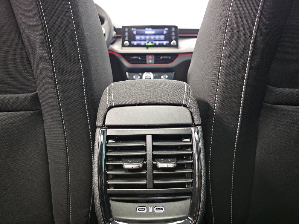 Skoda Kamiq bei Hoffmann Automobile in Wolfsburg kaufen und sofort mitnehmen - Bild 8