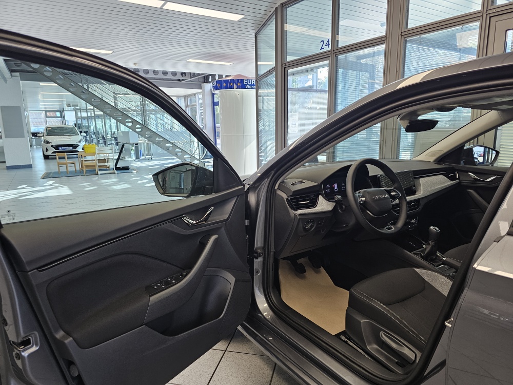 Skoda Scala bei Hoffmann Automobile in Wolfsburg kaufen und sofort mitnehmen - Bild 24