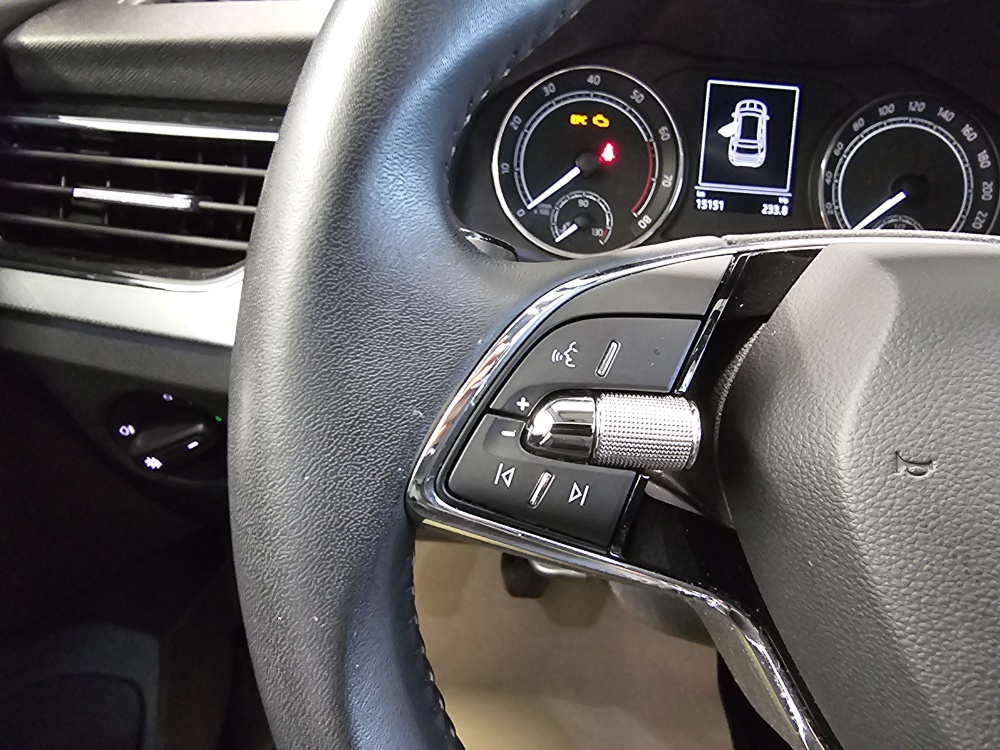 Skoda Kamiq  bei Hoffmann Automobile in Wolfsburg kaufen und sofort mitnehmen - Bild 16