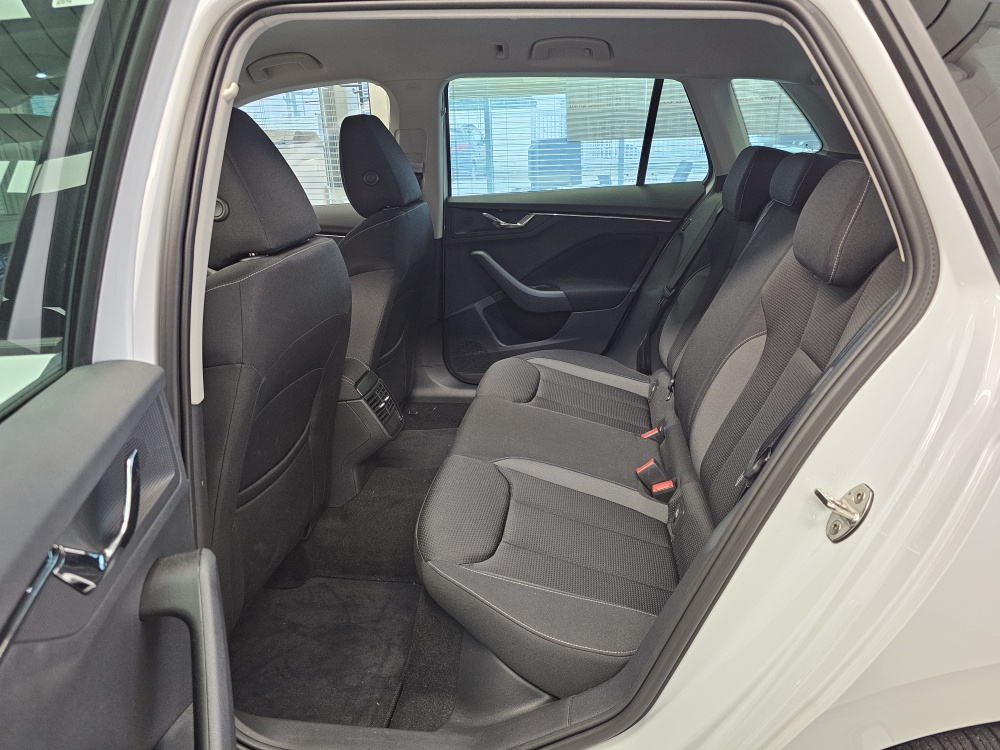 Skoda Kamiq  bei Hoffmann Automobile in Wolfsburg kaufen und sofort mitnehmen - Bild 4