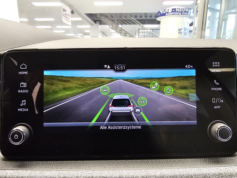 Skoda Scala  bei Hoffmann Automobile in Wolfsburg kaufen und sofort mitnehmen - Bild 16