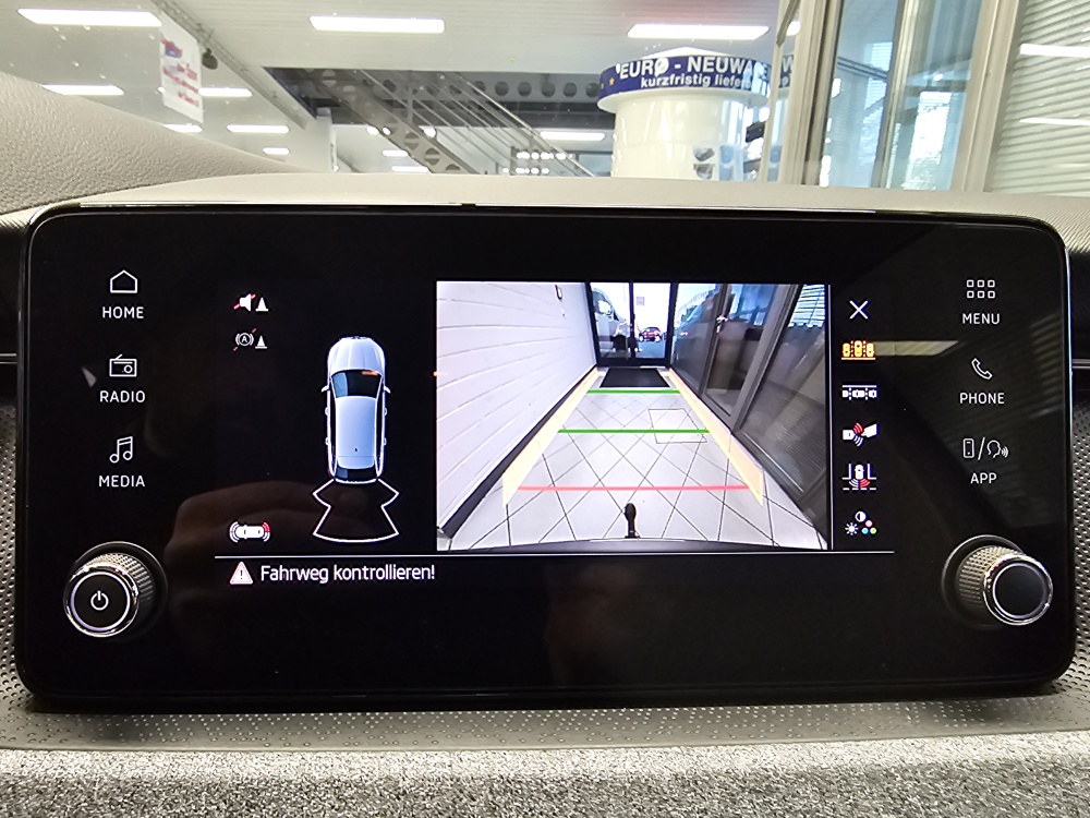 Skoda Scala  bei Hoffmann Automobile in Wolfsburg kaufen und sofort mitnehmen - Bild 17