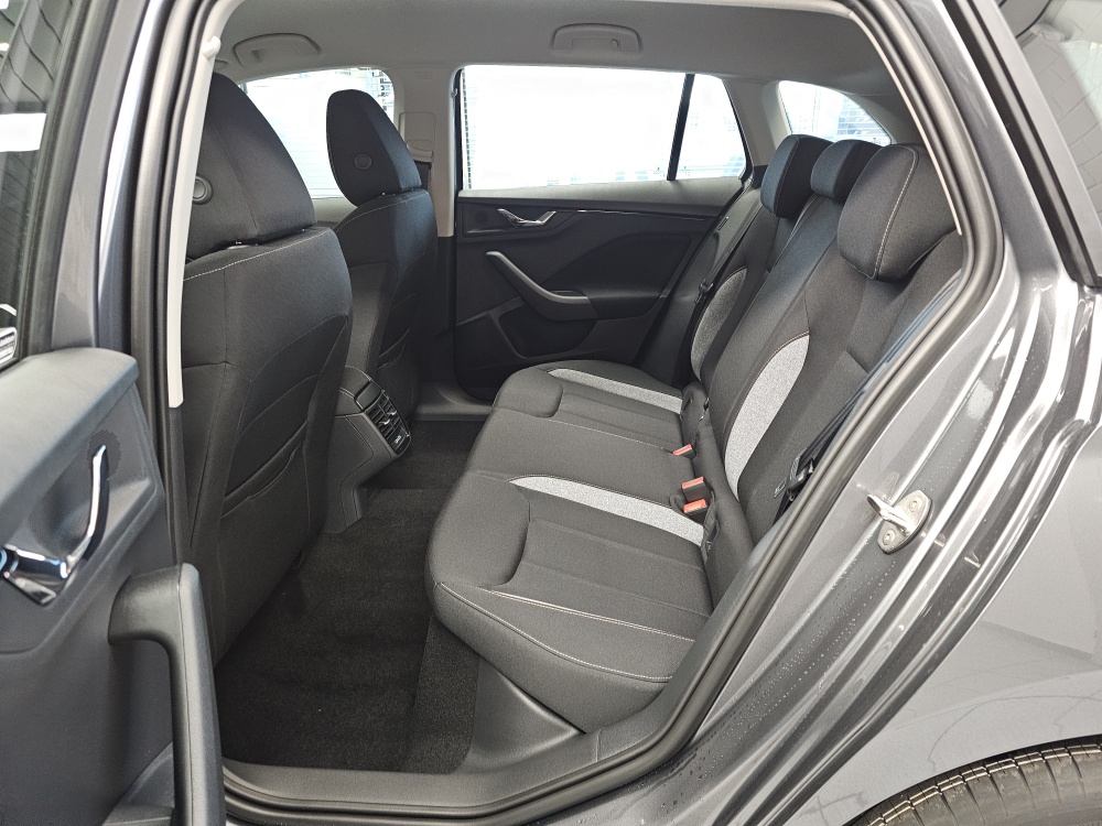 Skoda Scala  bei Hoffmann Automobile in Wolfsburg kaufen und sofort mitnehmen - Bild 6