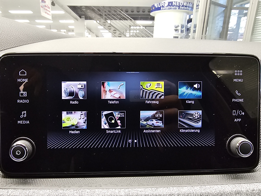 Skoda Scala  bei Hoffmann Automobile in Wolfsburg kaufen und sofort mitnehmen - Bild 11