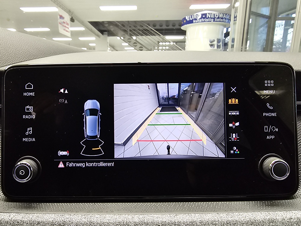 Skoda Scala  bei Hoffmann Automobile in Wolfsburg kaufen und sofort mitnehmen - Bild 17