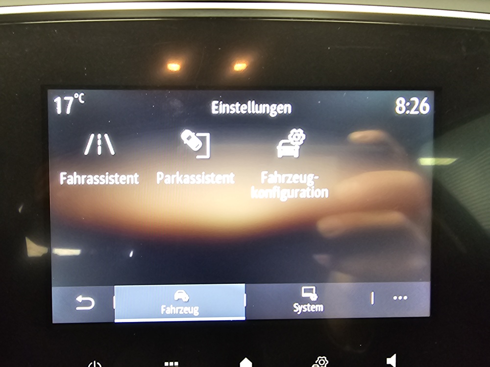 Renault Megane  bei Hoffmann Automobile in Wolfsburg kaufen und sofort mitnehmen - Bild 14