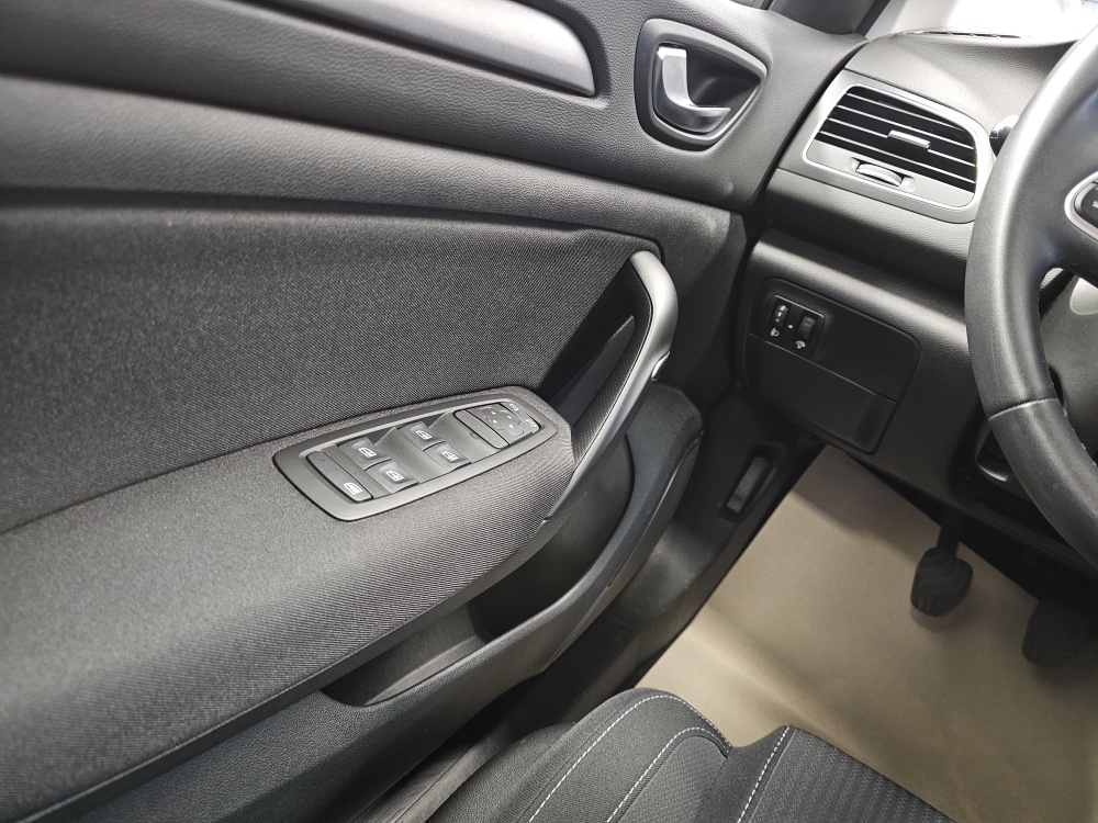 Renault Megane  bei Hoffmann Automobile in Wolfsburg kaufen und sofort mitnehmen - Bild 19