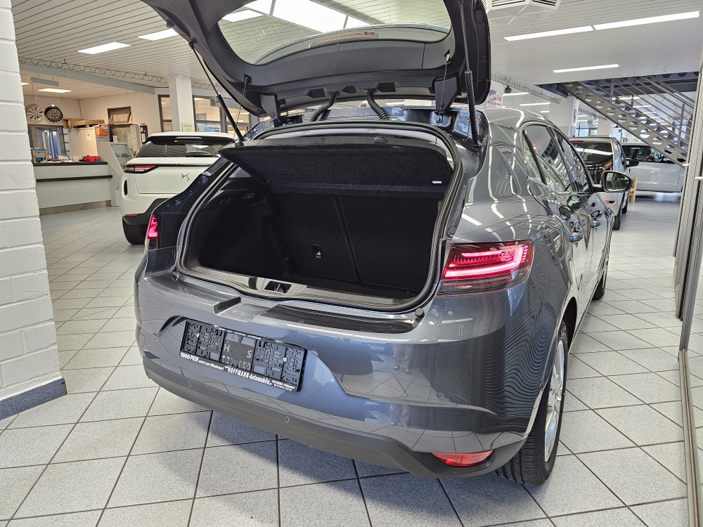 Renault Megane  bei Hoffmann Automobile in Wolfsburg kaufen und sofort mitnehmen - Bild 2