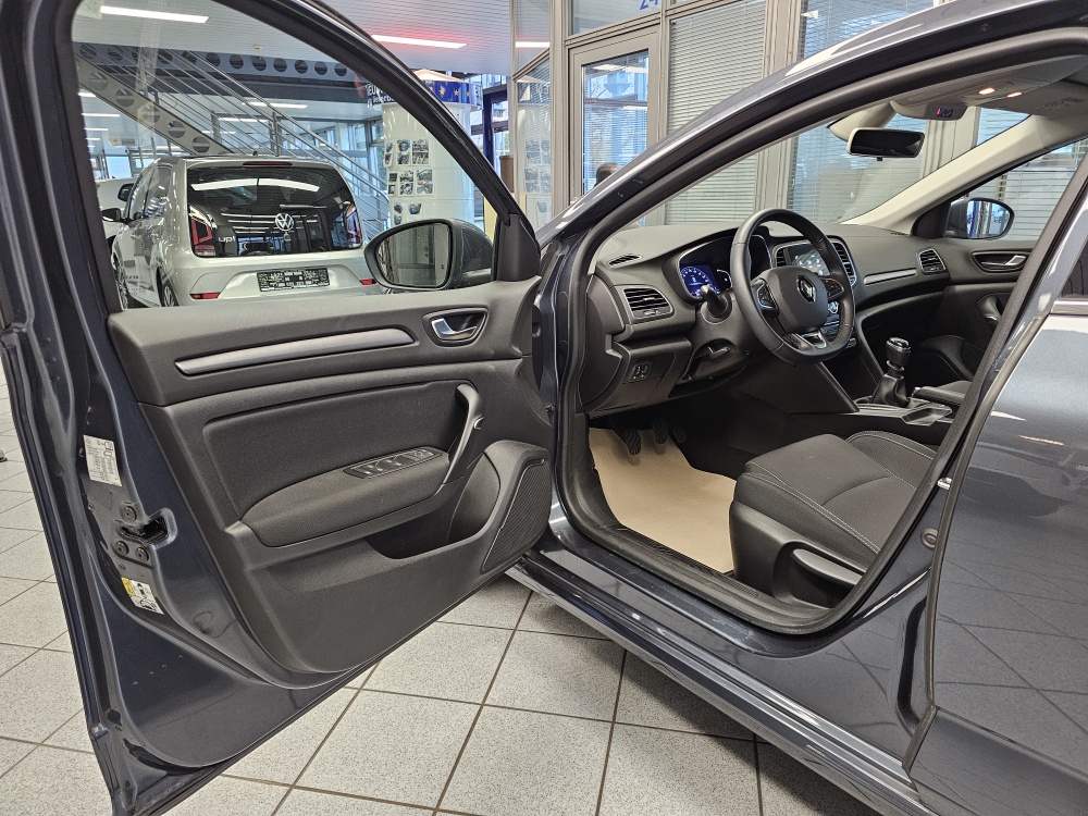 Renault Megane  bei Hoffmann Automobile in Wolfsburg kaufen und sofort mitnehmen - Bild 24
