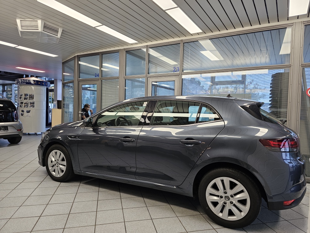 Renault Megane  bei Hoffmann Automobile in Wolfsburg kaufen und sofort mitnehmen - Bild 25