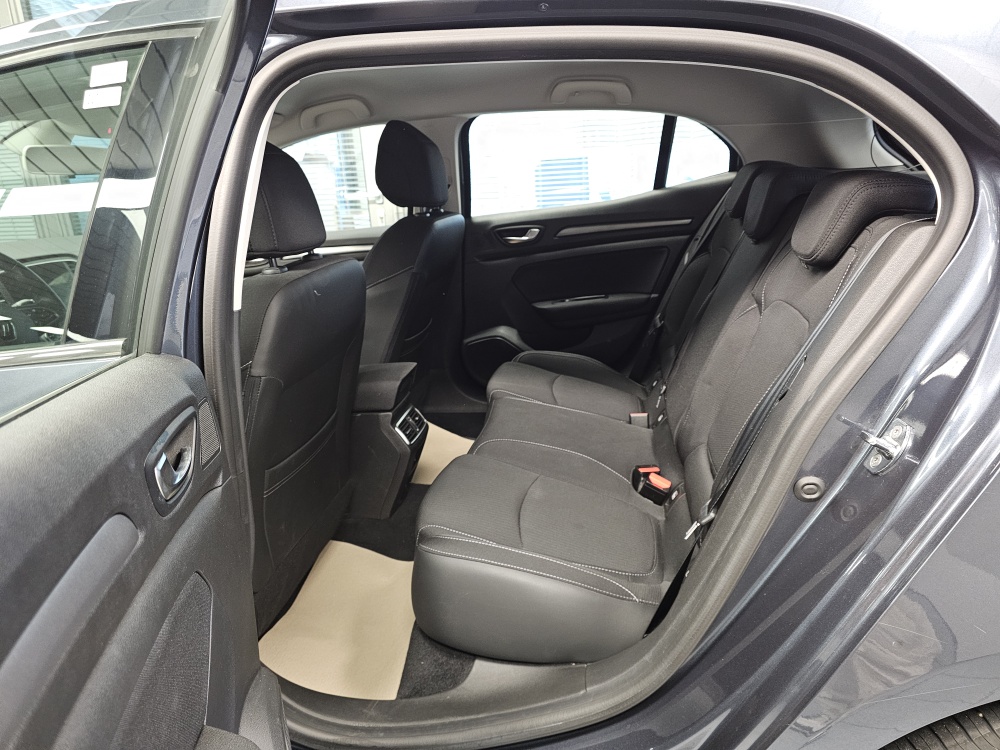 Renault Megane  bei Hoffmann Automobile in Wolfsburg kaufen und sofort mitnehmen - Bild 6