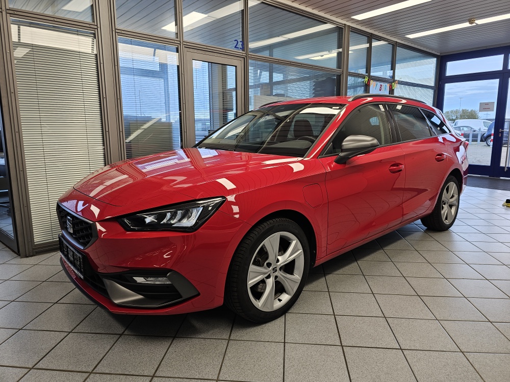 Seat Leon Sportstourer  ST FR für nur 19.250,- € bei Hoffmann Automobile in Wolfsburg kaufen und sofort mitnehmen