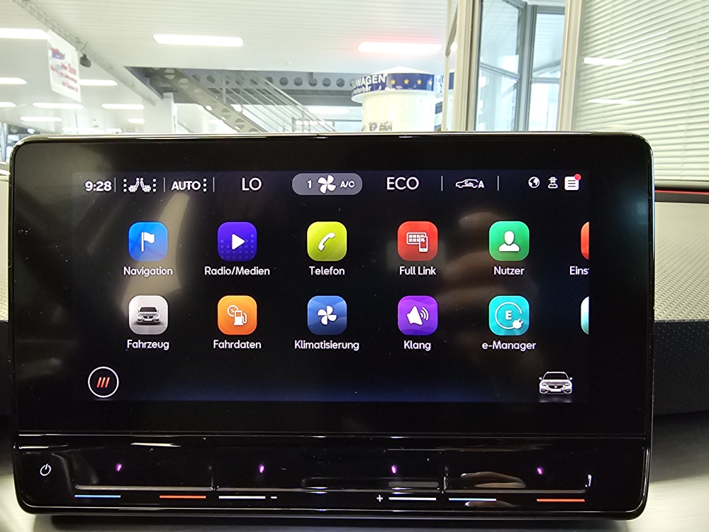 Seat Leon Sportstourer  ST  bei Hoffmann Automobile in Wolfsburg kaufen und sofort mitnehmen - Bild 10