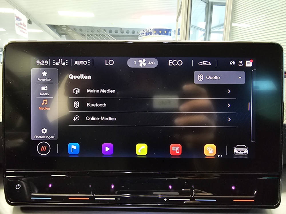 Seat Leon Sportstourer  ST  bei Hoffmann Automobile in Wolfsburg kaufen und sofort mitnehmen - Bild 13