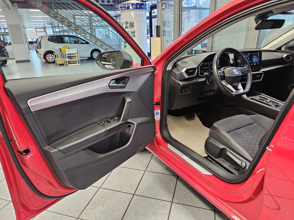 Seat Leon Sportstourer  ST  bei Hoffmann Automobile in Wolfsburg kaufen und sofort mitnehmen - Bild 30