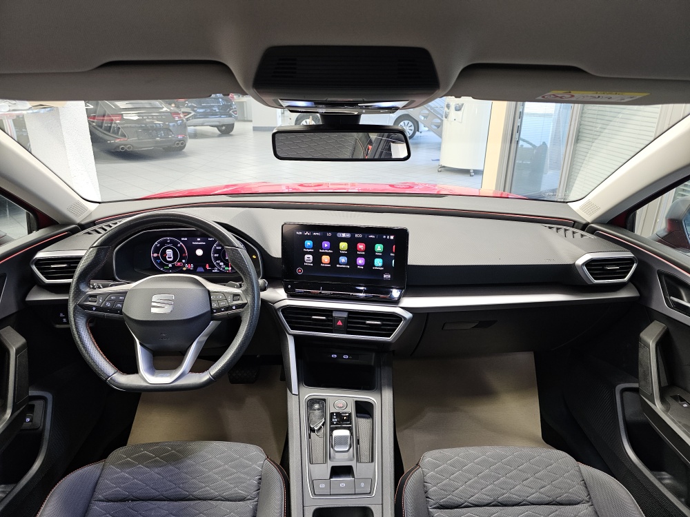 Seat Leon Sportstourer  ST  bei Hoffmann Automobile in Wolfsburg kaufen und sofort mitnehmen - Bild 7