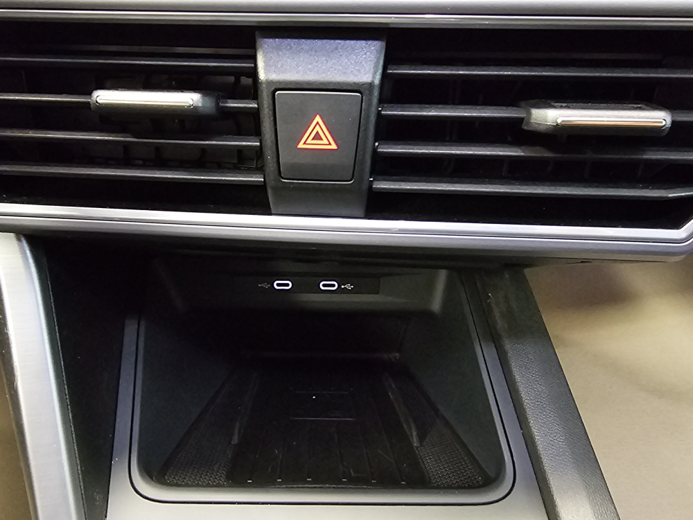 Seat Leon Sportstourer  ST  bei Hoffmann Automobile in Wolfsburg kaufen und sofort mitnehmen - Bild 9