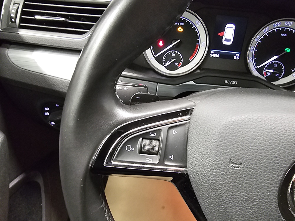 Skoda Superb Combi  bei Hoffmann Automobile in Wolfsburg kaufen und sofort mitnehmen - Bild 23