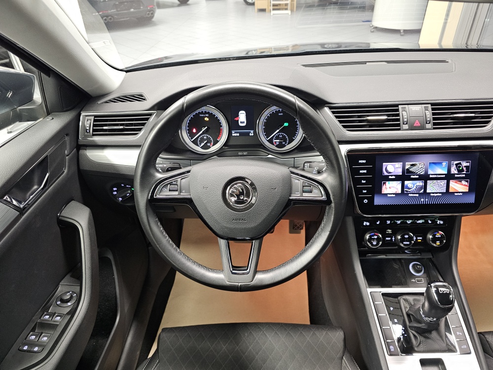 Skoda Superb Combi  bei Hoffmann Automobile in Wolfsburg kaufen und sofort mitnehmen - Bild 25