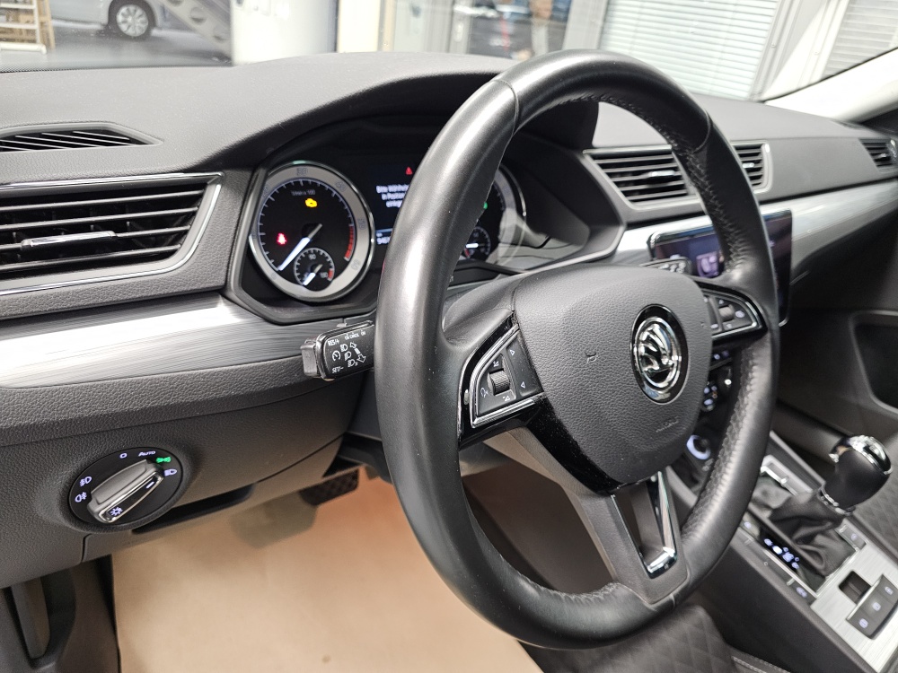 Skoda Superb Combi  bei Hoffmann Automobile in Wolfsburg kaufen und sofort mitnehmen - Bild 26
