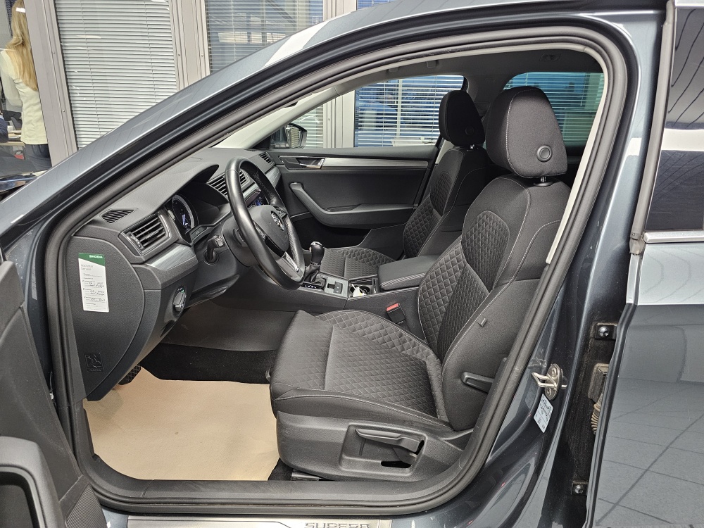 Skoda Superb Combi  bei Hoffmann Automobile in Wolfsburg kaufen und sofort mitnehmen - Bild 27