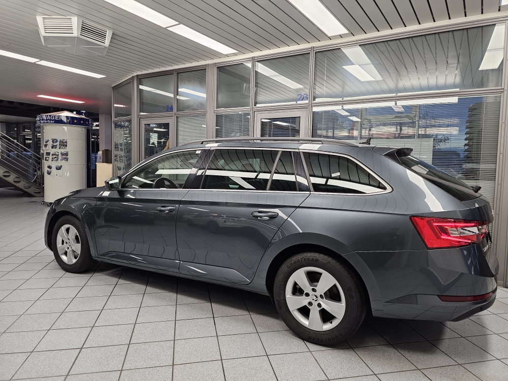 Skoda Superb Combi  bei Hoffmann Automobile in Wolfsburg kaufen und sofort mitnehmen - Bild 29