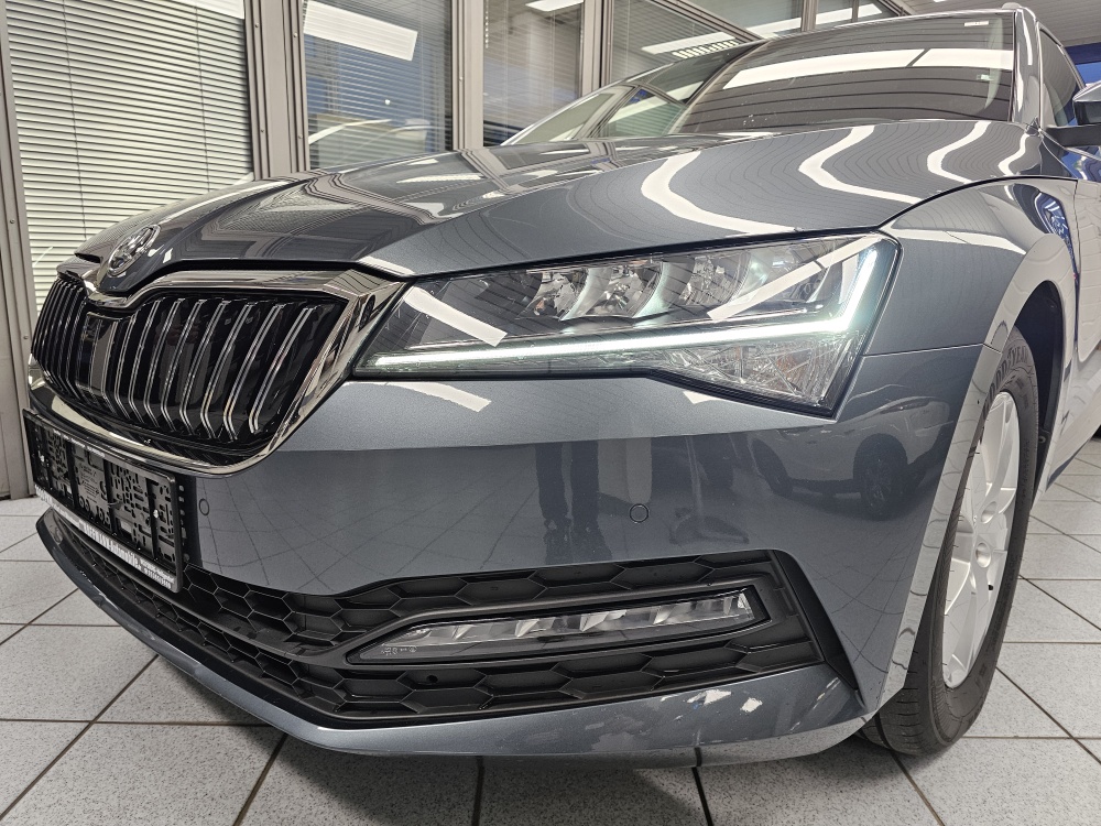 Skoda Superb Combi  bei Hoffmann Automobile in Wolfsburg kaufen und sofort mitnehmen - Bild 30