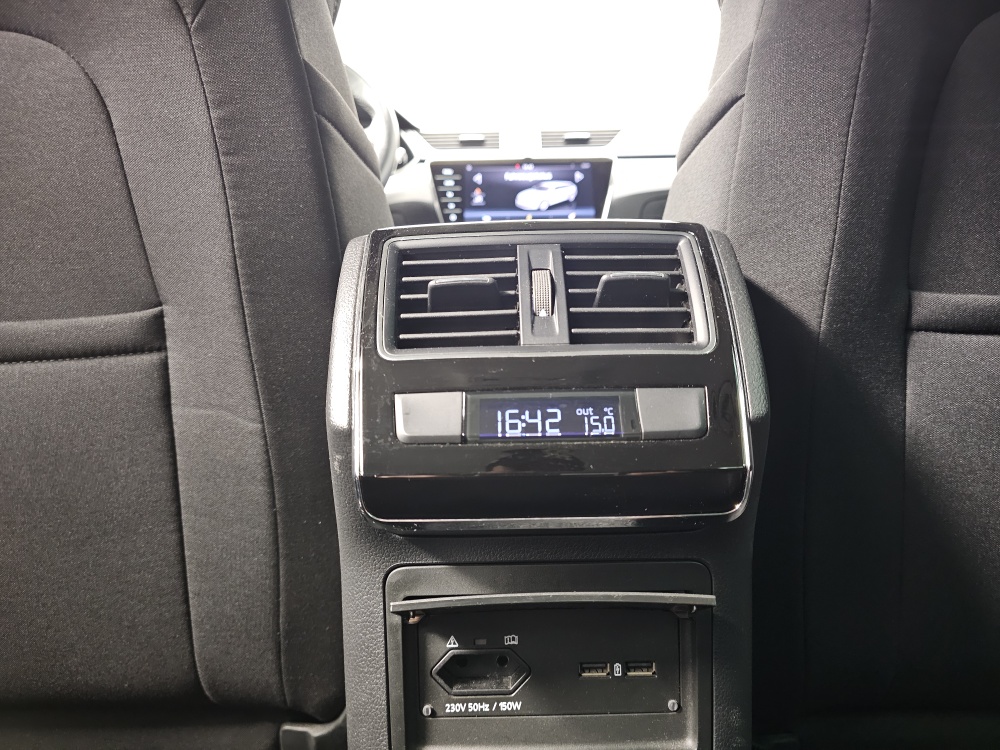 Skoda Superb Combi  bei Hoffmann Automobile in Wolfsburg kaufen und sofort mitnehmen - Bild 6