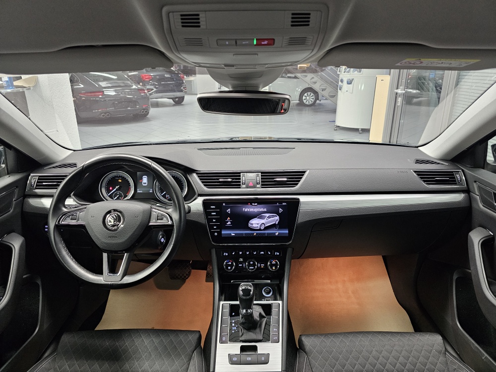 Skoda Superb Combi  bei Hoffmann Automobile in Wolfsburg kaufen und sofort mitnehmen - Bild 7