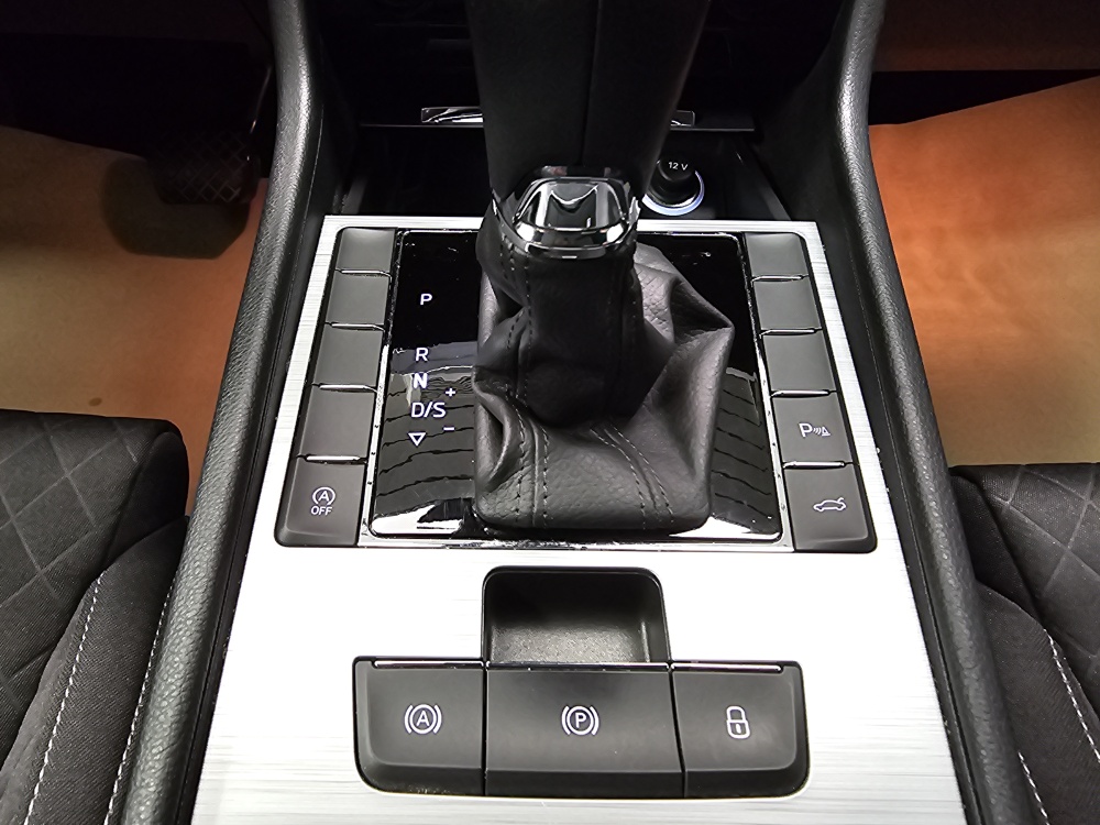 Skoda Superb Combi  bei Hoffmann Automobile in Wolfsburg kaufen und sofort mitnehmen - Bild 9