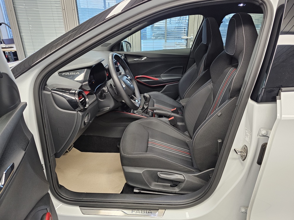 Skoda Fabia  bei Hoffmann Automobile in Wolfsburg kaufen und sofort mitnehmen - Bild 24