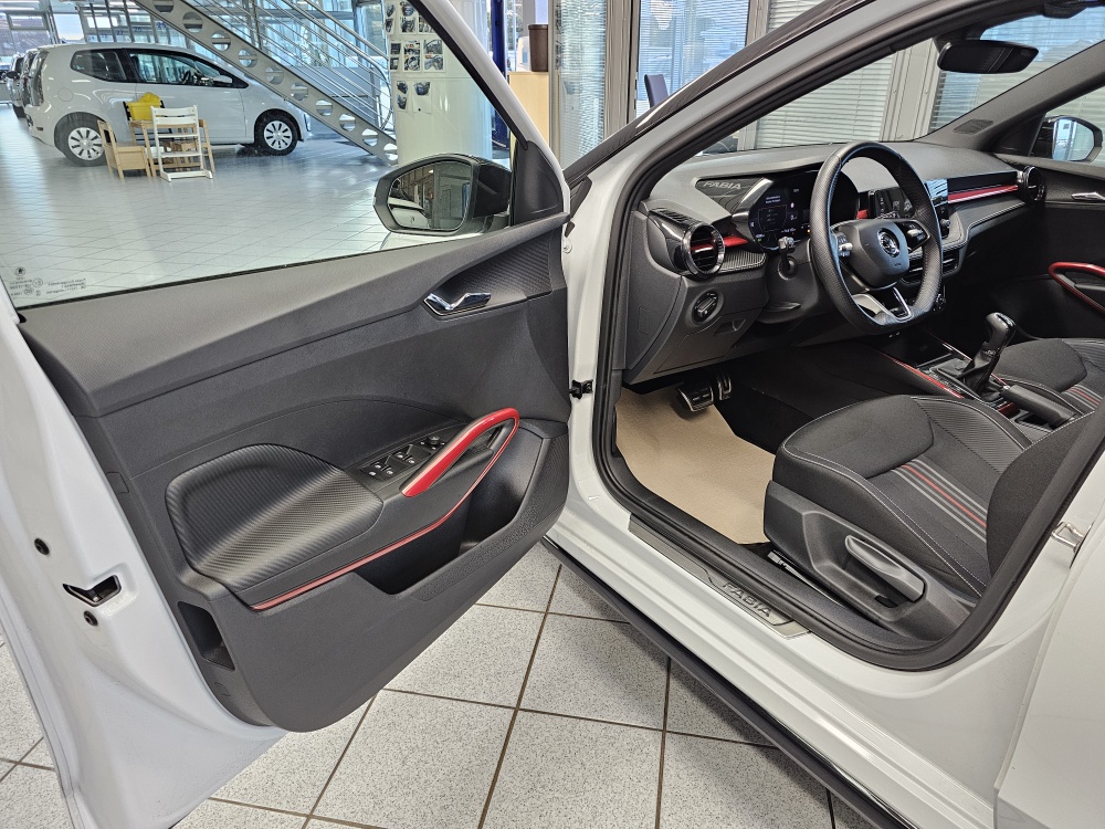 Skoda Fabia  bei Hoffmann Automobile in Wolfsburg kaufen und sofort mitnehmen - Bild 25